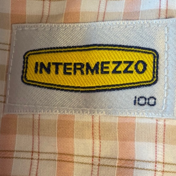 Cream Casual Button Down Shirt with Lightweight Fabric - Picture 4 of 5